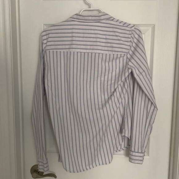Abercrombie & Fitch Pinstriped Collared Shirt. Size small. Tags are still on - Picture 2 of 2